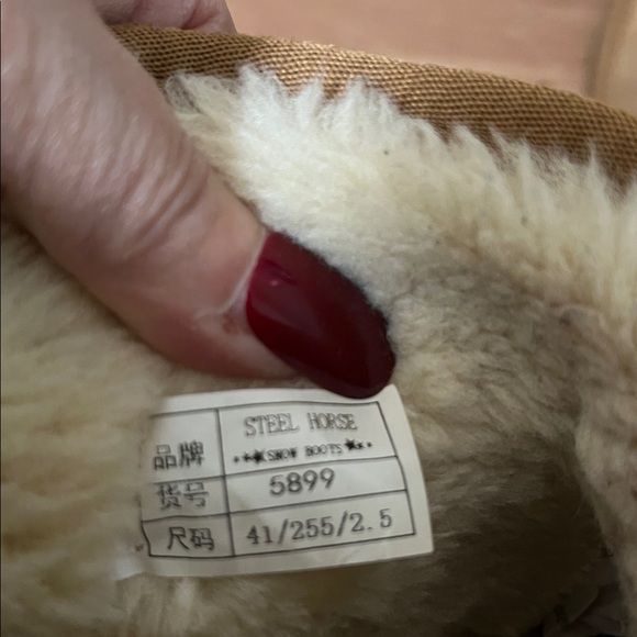 Evellyhoodt flat padded classic ankle snow boot, US size 8.5  (255) - Picture 3 of 4